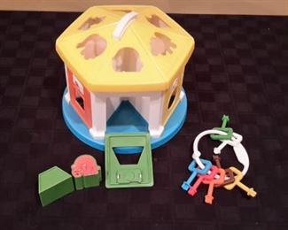 Chicco animal shape sorter with original keys in great condition!