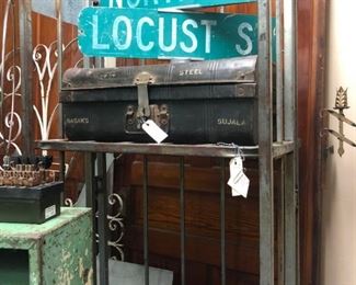 North & Locust Street Sign