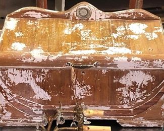 Petite Trunk w Clock