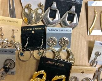 Thousands of deadstock earrings 