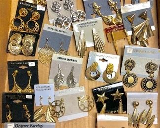 Thousands of deadstock earrings 