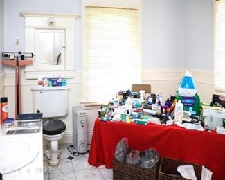 Large selection of bathroom and medical acessories