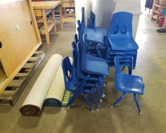 (20) Childrens Chairs & 2 Rugs