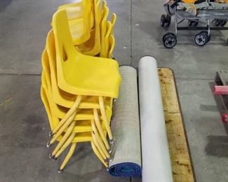 (15) Yellow Kids Chairs With 2 Rugs