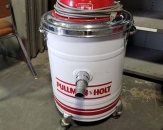 Pullman Holt Vacuum Model 90