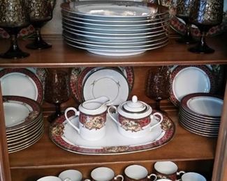 Set of Noritake 'Royal Hunt' china