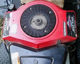 A closer look at the Briggs and Stratton 20 hp twin cylinder engine