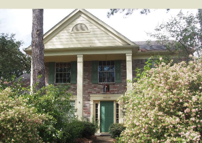 LARGE Lovely 2 Story Home full of treasures!