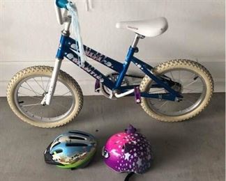 Maya Mantis Youth Bicycle with Two Helmets
