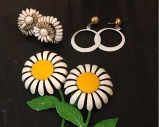 White Jewelry Set