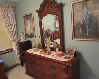 DRESSER AND MIRROR