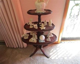 ANTIQUE 3-TIER PIE CRUST TABLE