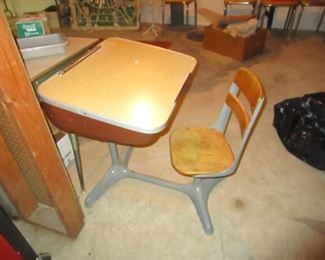 MCM SCHOOL DESK WITH ATTACHED CHAIR