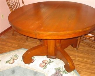 OAK PEDESTAL TABLE