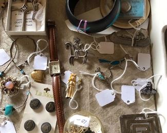 Sampling of jewelry and smalls, including a nice selection of both sterling and costume jewelry.