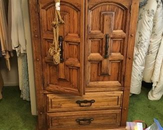 Armoire - closed