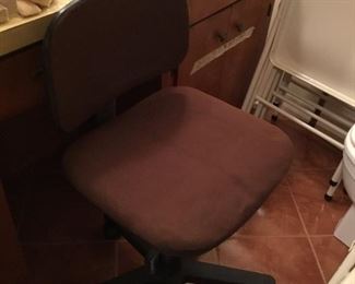 Desk rolling chair