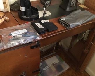 Cabinet for sewing machine 