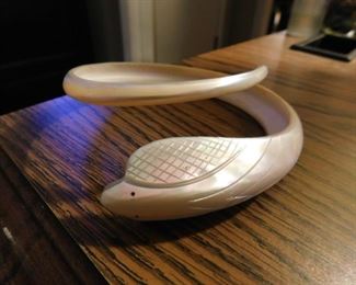 Shell/Pearl Cobra Armlet