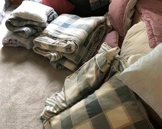 Various comforters, window treatments