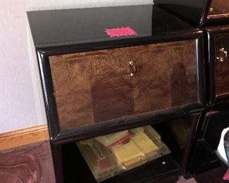 Henredon night stands, 2 