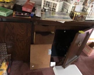 Sewing cabinet