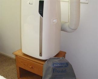 NEW! DeLonghi Pinguino, Portable Air Conditioner, 4 in 1, A/C, Dehumidifier, Heater, Fan, Remote Control