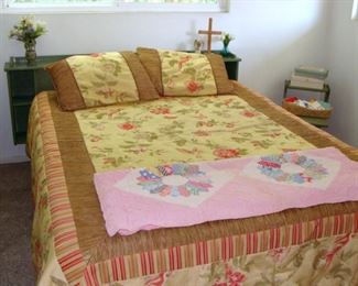 Vintage, Mid Century, 1960's, Bedroom Furniture, Painted Wood, Bookcase Headboard, Step Table, Comforter, Set, Shams, Floral, Flowers, Vintage Quilt, Feedsack, Pink