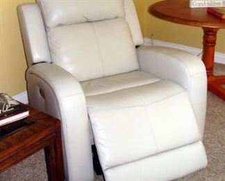 NEW, Power Recliner, Leather, Cream, Off-White, Mathis Bros.