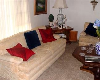 Sofa, Sofas, Cream Floral, Vintage, Coffee Table, Octagon, Crystal, Waterford, Orrefors, Lladro, Silk Pillows, Art Books