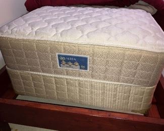 Twin bed with Serta mattress & box springs