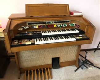 Lowrey Symphonizer organ