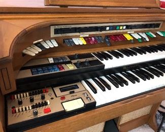 Lowrey Symphonizer organ