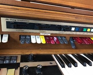 Lowrey Symphonizer organ