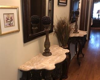 Occasional tables, wall mirrors and decor