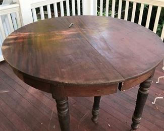Mahogany table with 2 leaves