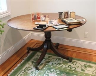 Antique mahogany tilt top breakfast table