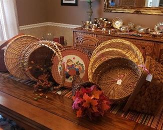 Oak table/chairs/buffet/china cabinet, baskets