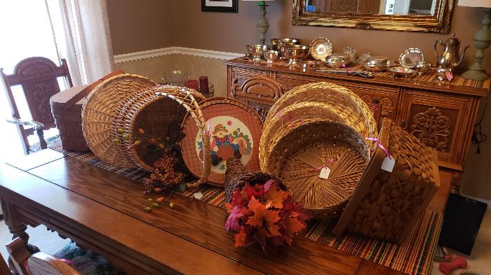 Oak table/chairs/buffet/china cabinet, baskets