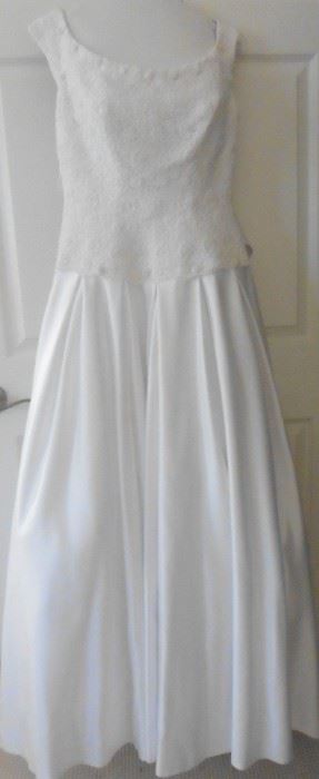 Lovely wedding dress. Size 12