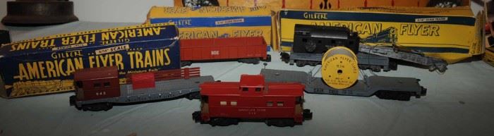 BOXED EARLY AMERICAN FLYER TRAIN CARS