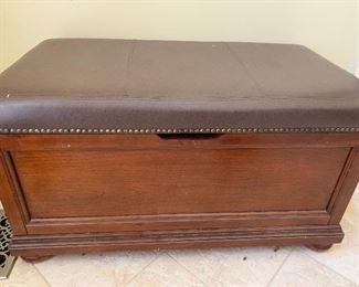 Storage bench