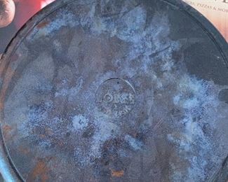15 inch Lodge cast iron skillet, needs re-seasoned