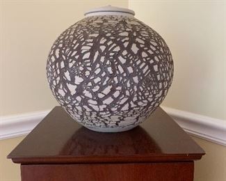 Covered pottery jar from Tasmania