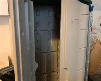 "Rubbermaid" cupboard
