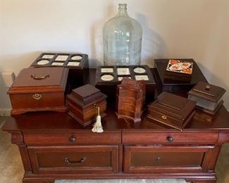 Assorted jewelry boxes