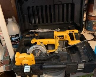 Dewalt saws