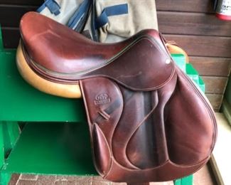 Devoucoux Saddle