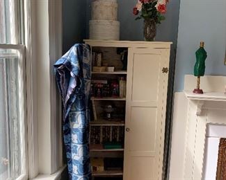 Small white cupboard