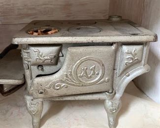 Toy A1 cast iron stove